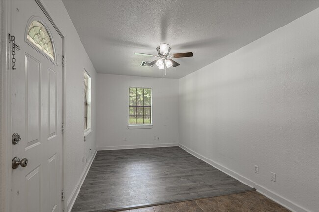 Building Photo - 7A Hickory Ln