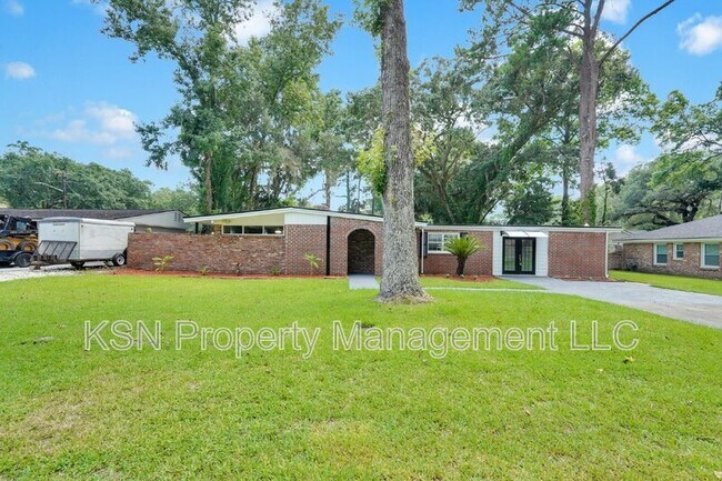 Building Photo - 117 Windsor Rd