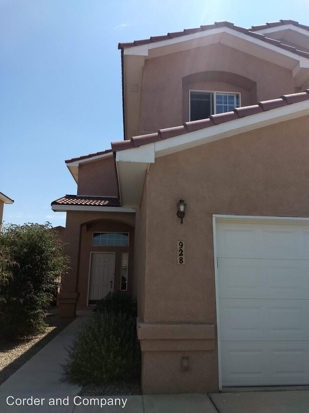 Primary Photo - 4 br, 2.5 bath House - 928 Tumulus Dr NW