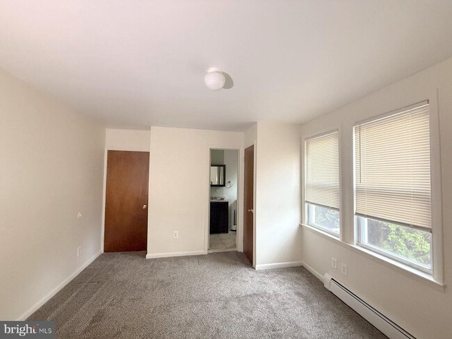 Building Photo - 1100 Grant Ave