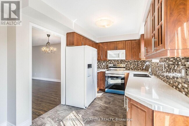 Building Photo - 37 Richwood Cres