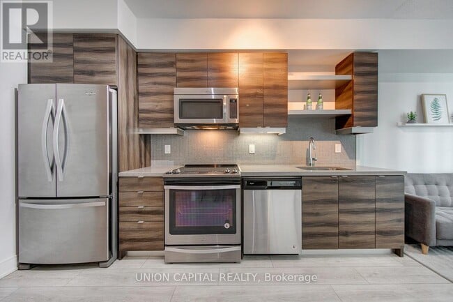 Photo du bâtiment - 525 Adelaide St W