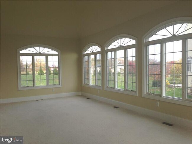 Building Photo - 51 Harvest Ln