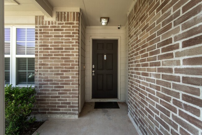 Foto del edificio - 8442 Rollins Bend Ln