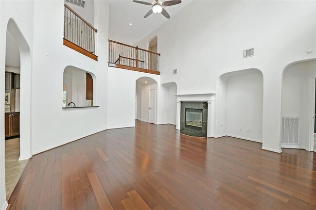 Building Photo - 20419 Windrose Bend Dr