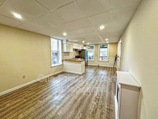Building Photo - 256 Allegheny St