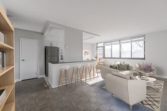 Building Photo - 411 Eglinton Ave E