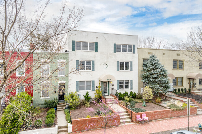Building Photo - 1519 Constitution Ave NE