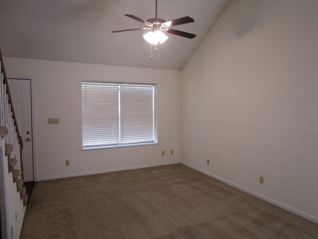 Foto del edificio - 2406 Calder Ct