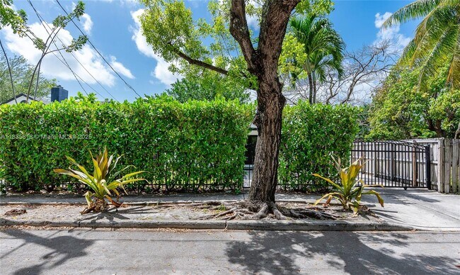 Foto del edificio - 412 NW 41st St