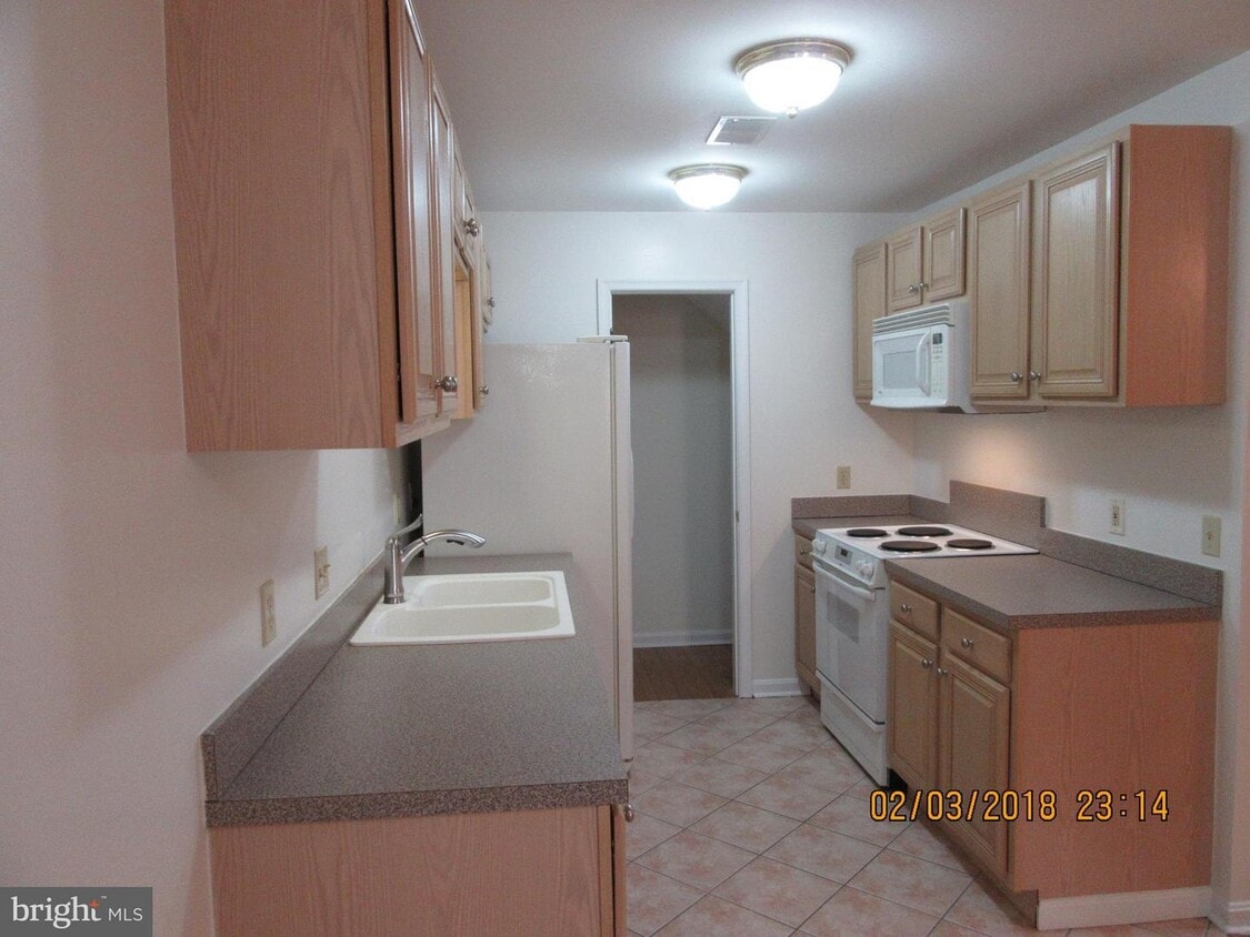 132N. LOUDOUN St Unit APT. 2, WINCHESTER, VA 22601 Room for Rent in