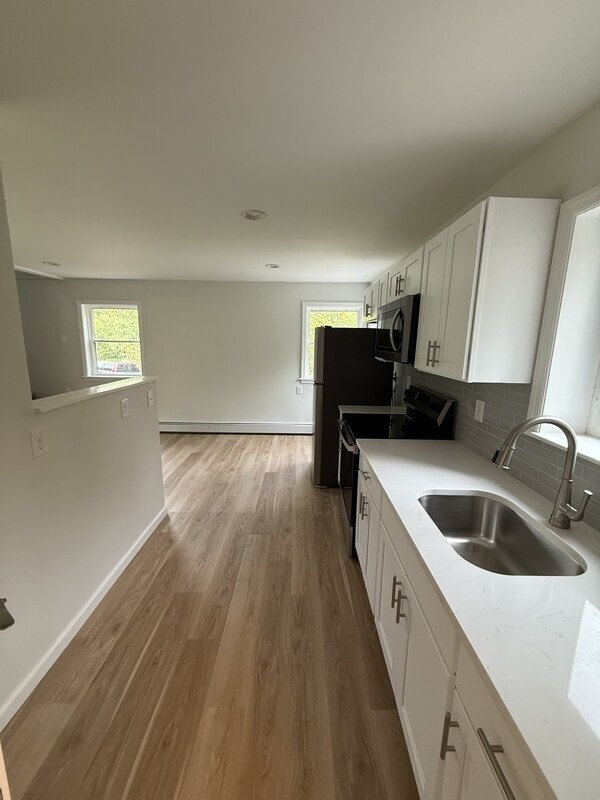 Foto del edificio - 1050 Lucas Ave Ext