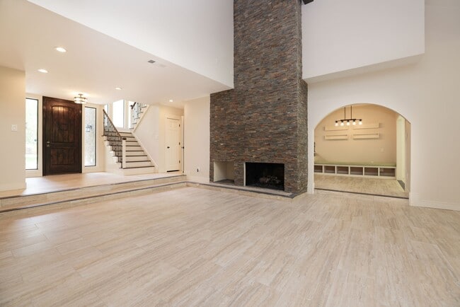 Building Photo - 44 Indian Clover Dr