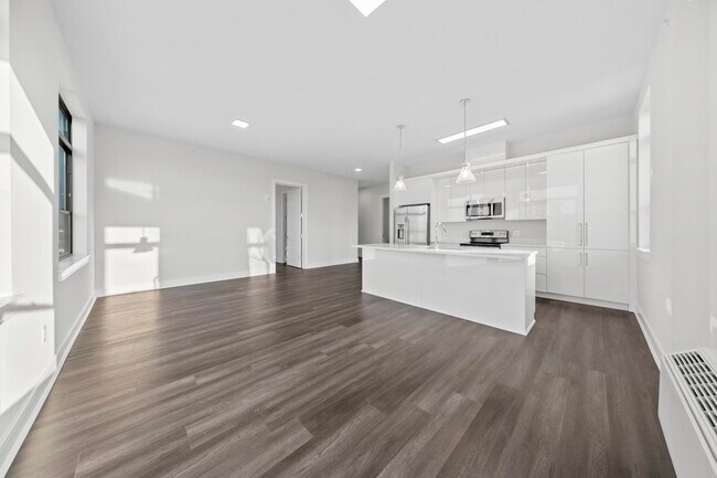 Building Photo - 121 34th St
