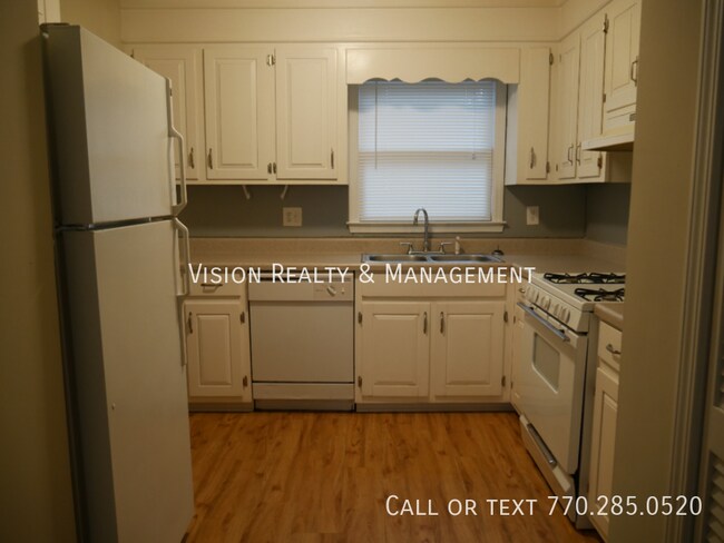 Building Photo - Hidden Creek Unit G1