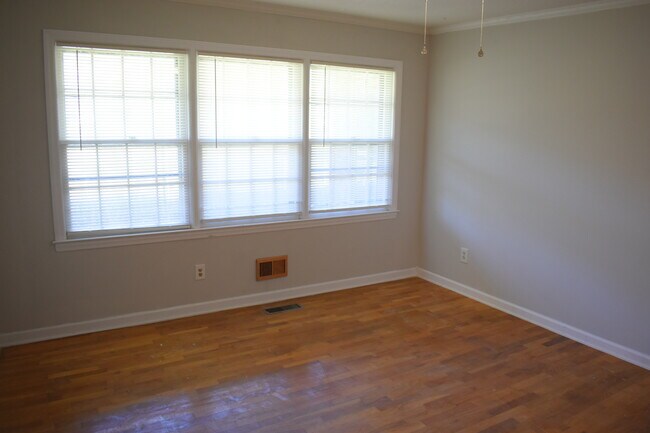 Foto del edificio - 125 Chula Vista Dr