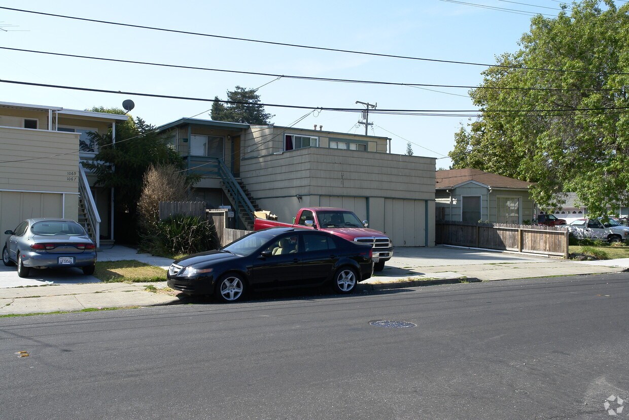 Foto del edificio - 1085 Oak Ave