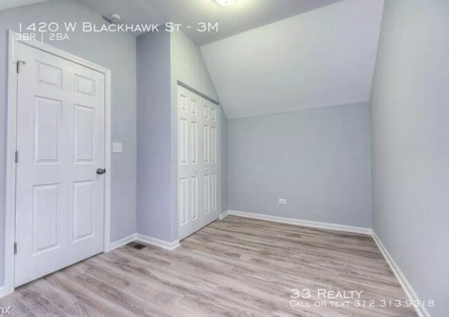 Building Photo - 1420 W Blackhawk St