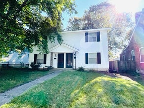 Building Photo - 920 N Benton Ave