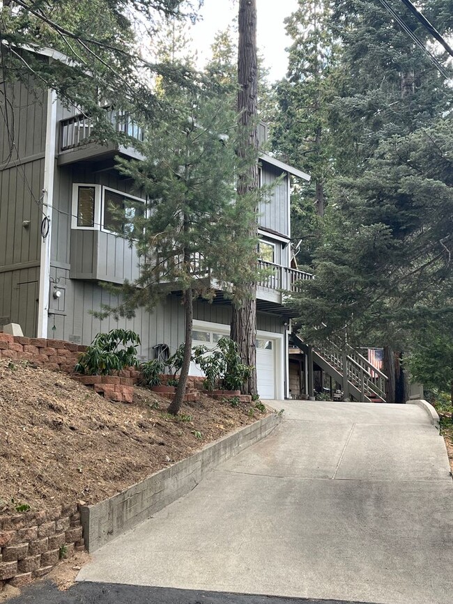 Building Photo - Beautiful Mountain Home