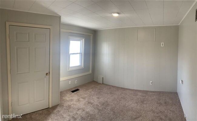 Building Photo - 2 Bedrooms, 1 Bath
