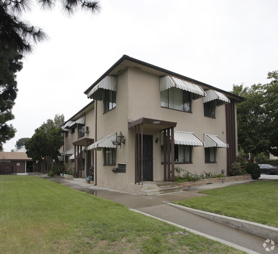 Building Photo - 12205 Burbank Blvd