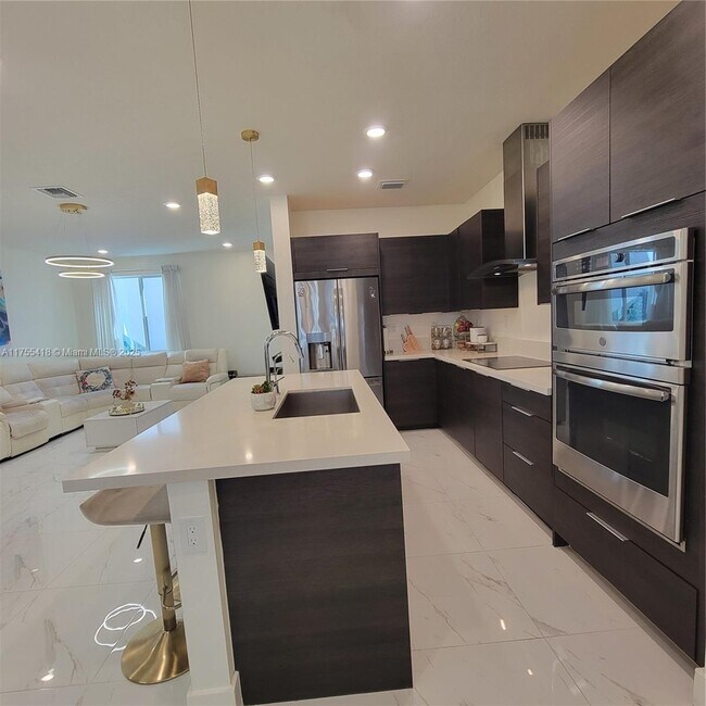 Foto del edificio - 10440 NW 67th St