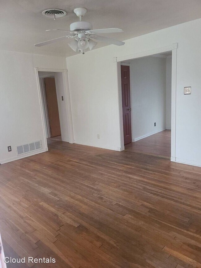 Building Photo - 3 br, 1 bath House - 1306 Duval Dr