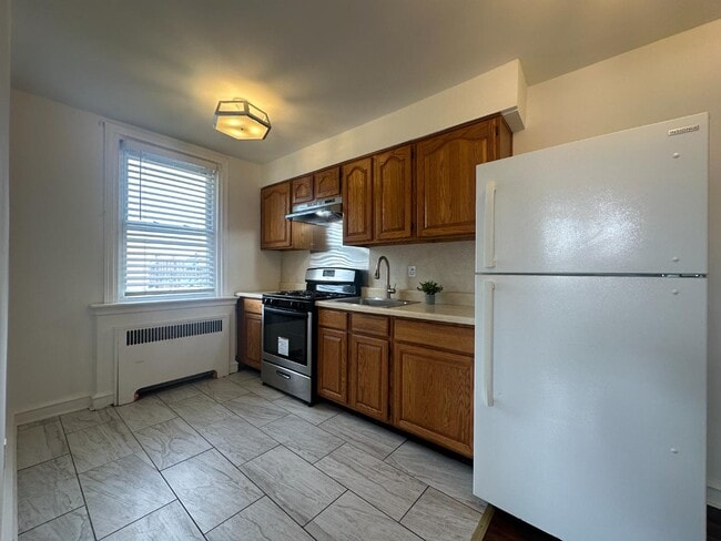 Building Photo - 4401 Oakmont St