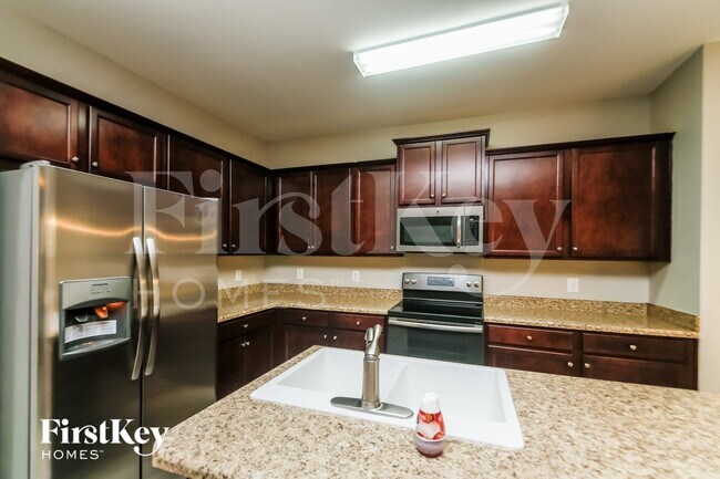 Foto del edificio - 179 Spring Forrest Ln