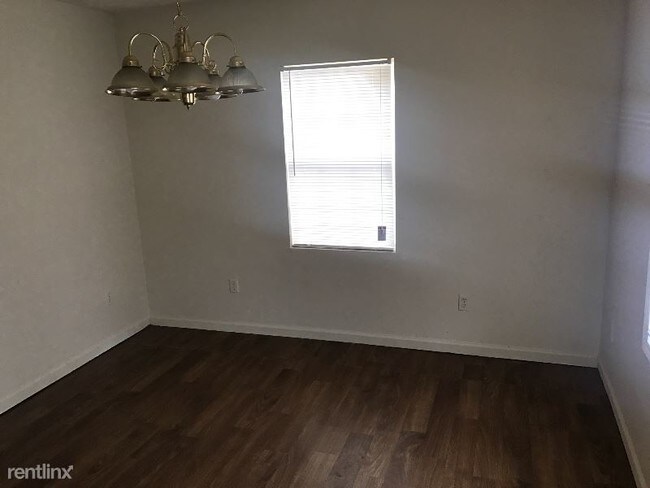 Building Photo - 4910 Sunnybrook Dr