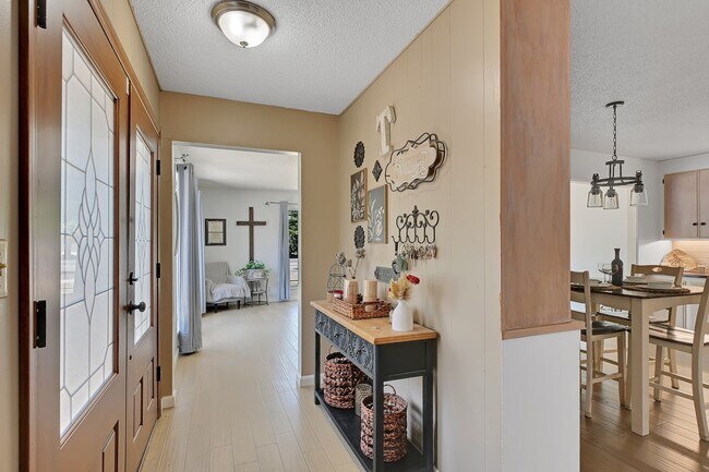 Foto del edificio - Modern Country Retreat on Half Acre in Gridley 3+ Bedrooms