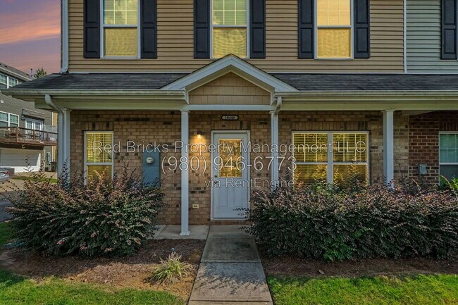 Foto del edificio - 10448 Benfield Rd