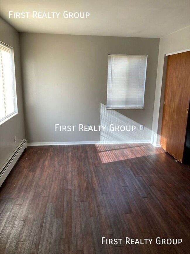 Foto del edificio - 1 Bedroom, 1 Bath Apartment, Dayton, OH. M...