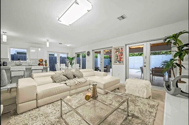 Foto del edificio - 3427 Frow Ave