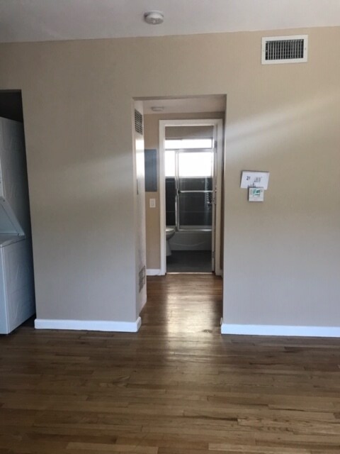 Foto del edificio - 1210 N Formosa Ave