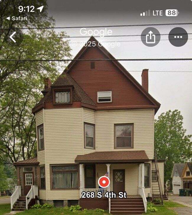 Building Photo - 268 S 4th St