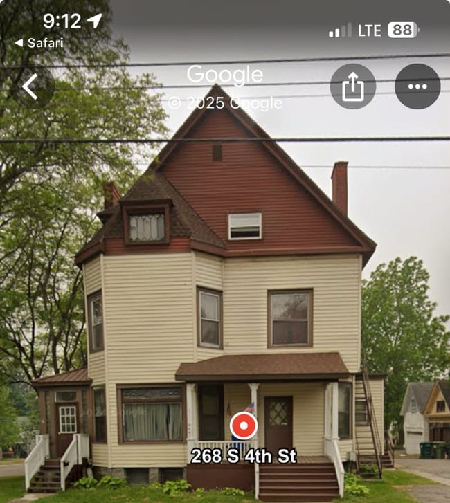 Building Photo - 268 S 4th St