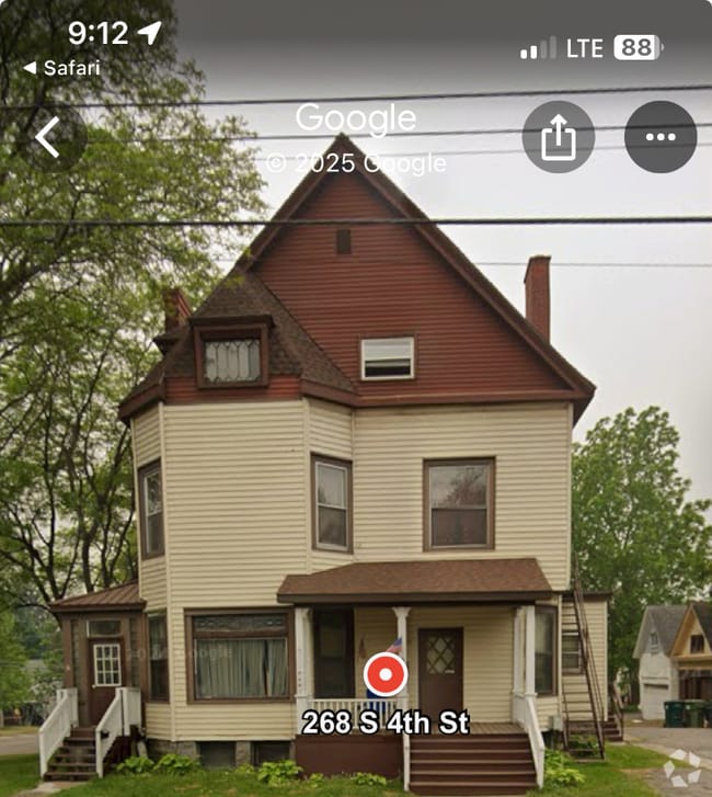 Building Photo - 268 S 4th St