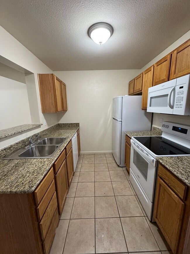 Foto del edificio - 1412-1414-1414 Greensboro Dr