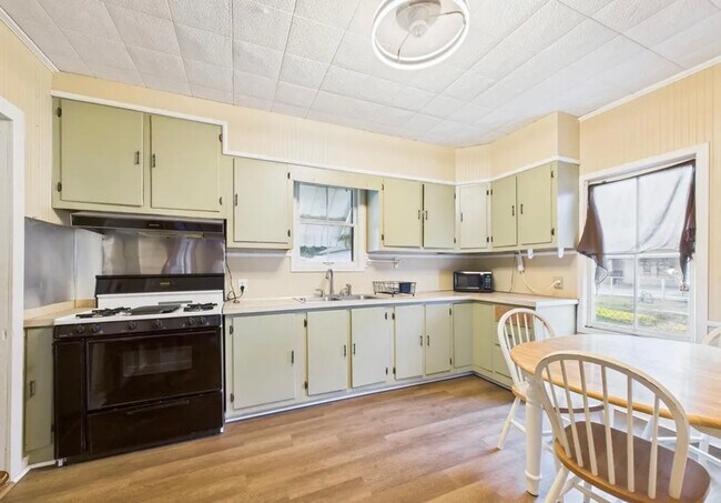 Foto del edificio - 2 Bedroom 1 Bathroom House for Rent