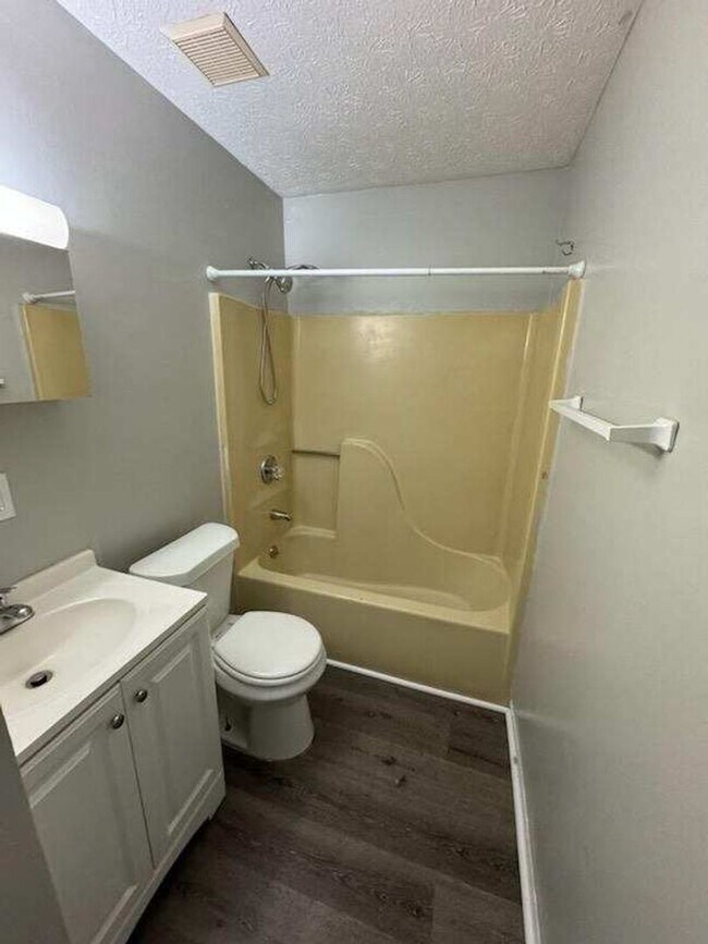Building Photo - Sevierville 37862 - 2 bedroom, 1 bath apar...