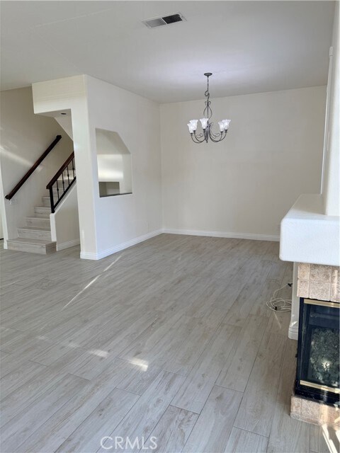 Building Photo - 21 Front Row Ln