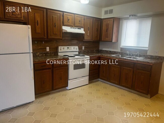 Building Photo - Comfortable Updated Two Bedroom Apartment!
