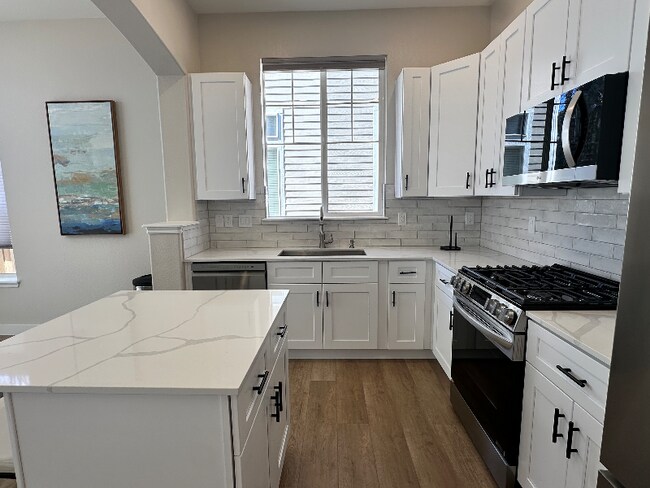 Foto del edificio - 10592 Pearlwood Cir