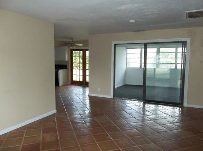Photo - 223 SE 14th Pl (Deerfield Beach, FL) House