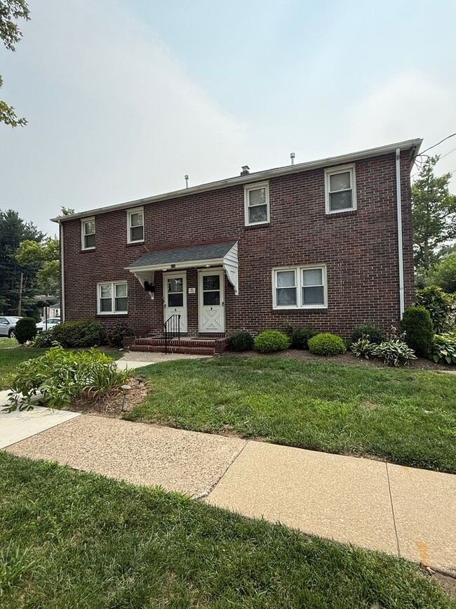 1 bedroom | 1 bath - Oaklyn, NJ - Nice Quiet Neighborhood - 1 bedroom | 1 bath - Oaklyn, NJ - Nice Quiet Neighborhood Apartment