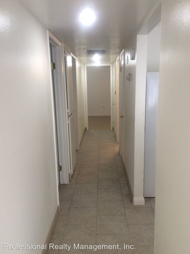 Building Photo - 5909 Almendra Ave