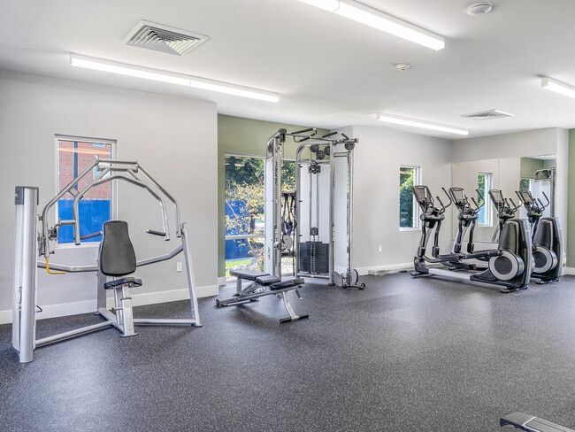 Building Photo - Castlebrook Apartments