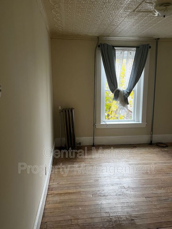 Building Photo - 175 Holland St